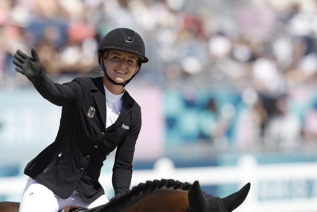 Julia Krajewski nun mit zwei Pferden im Olympiakader 2026 vertreten