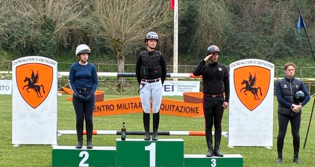 Saisonauftakt in Montelibretti (ITA): Julia Krajewski siegt in der CCI2*-S