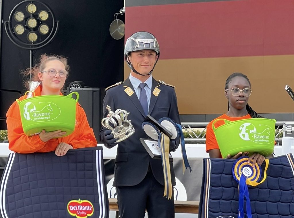 Chaumont-en-Vexin Royal Jump (FRA): Doppelsieg für Calvin Böckmann auf Golfrasen